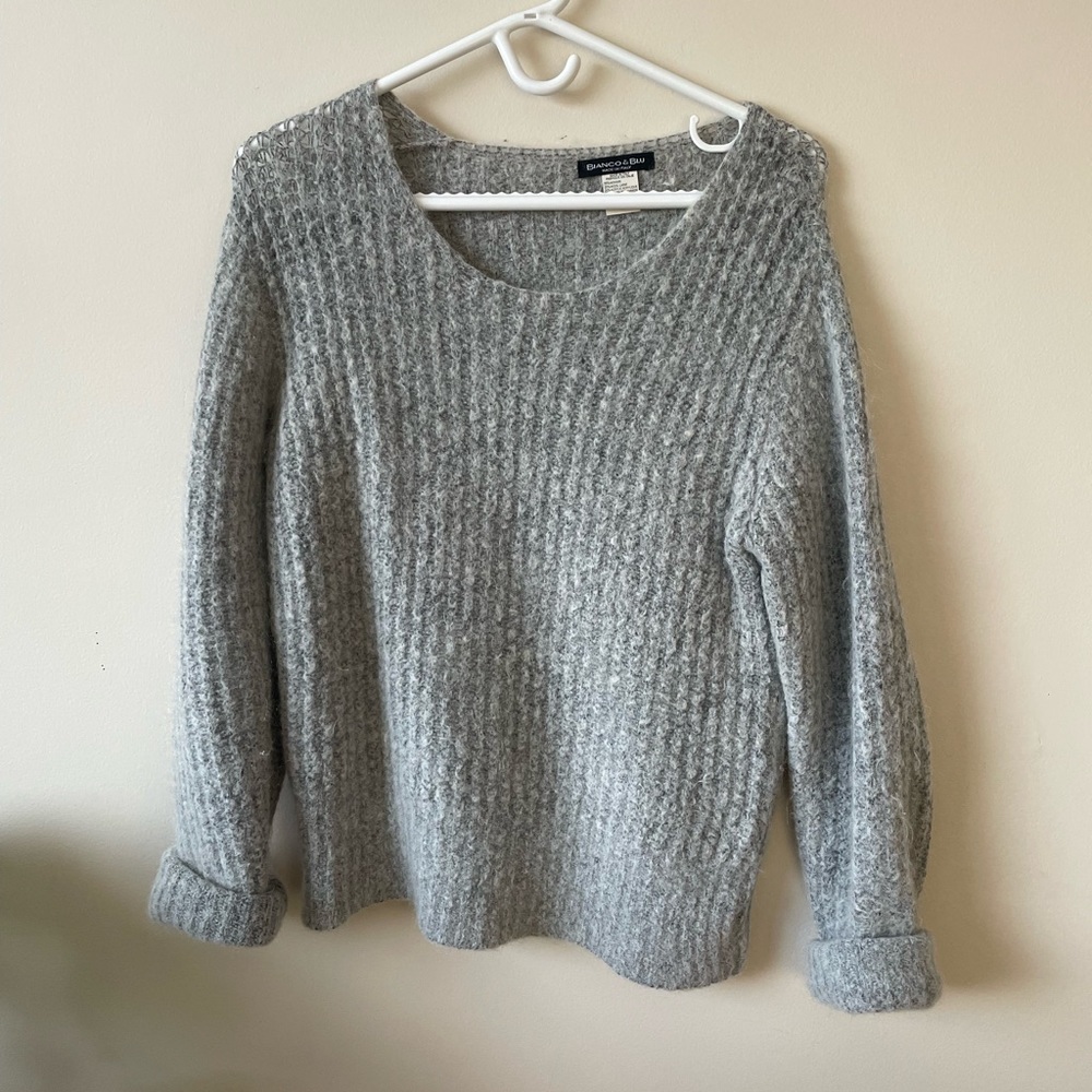 Bianca & Blu medium sweater.